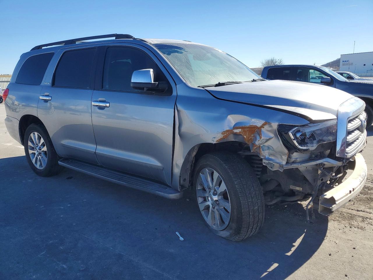 2013 Toyota Sequoia VIN 5TDKY5G17DS046344 photo 4