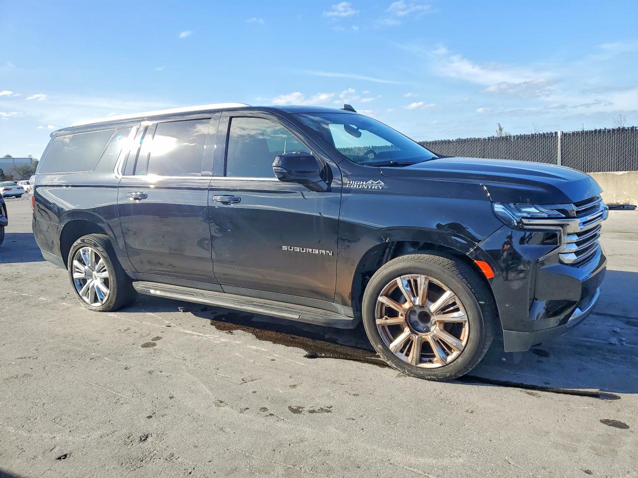 2023 Chevrolet Suburban VIN 1GNSCGKL9PR290932 photo 4