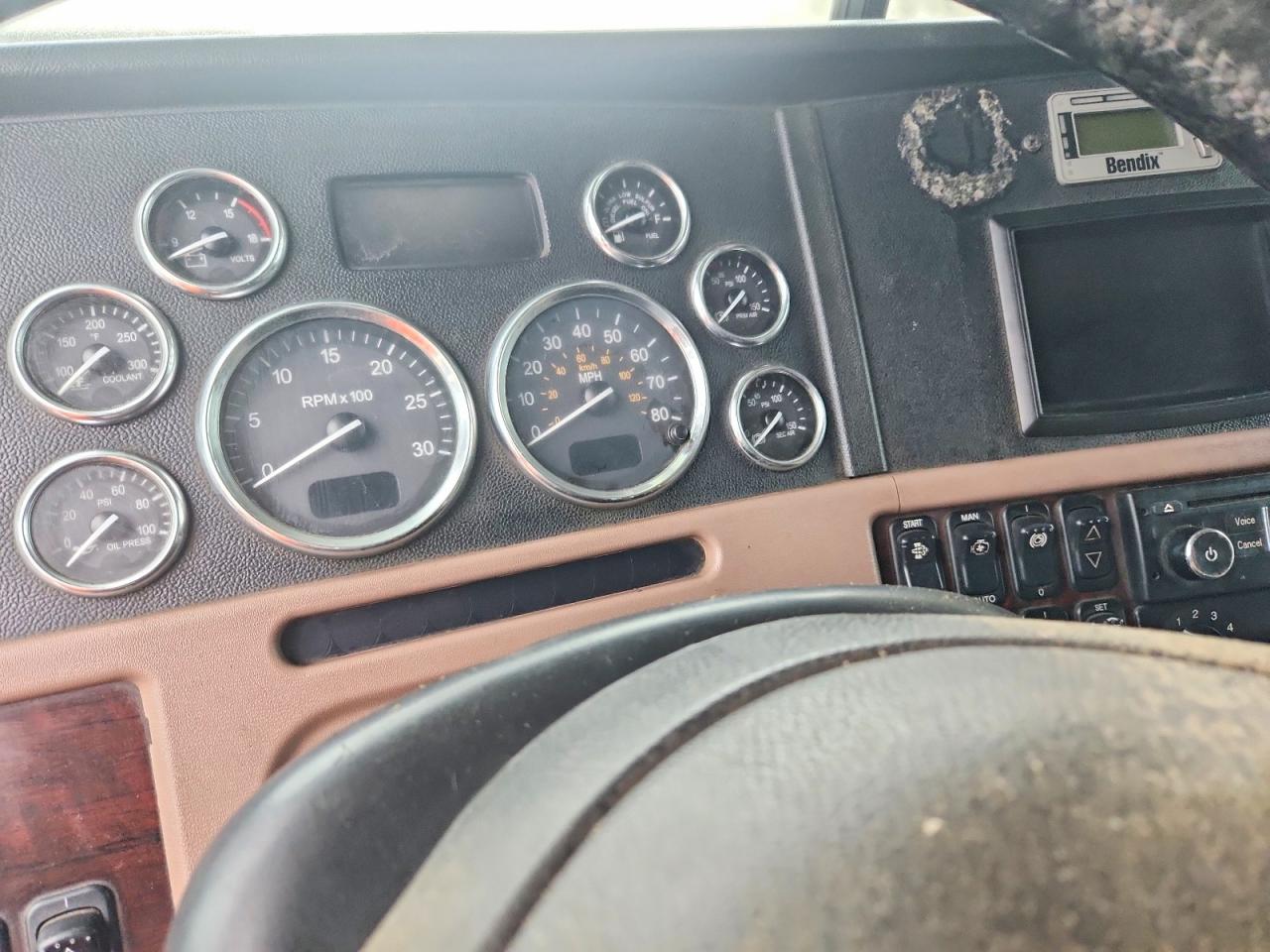 2014 PETERBILT All models VIN 1XPHDP9XXED225993 photo 8