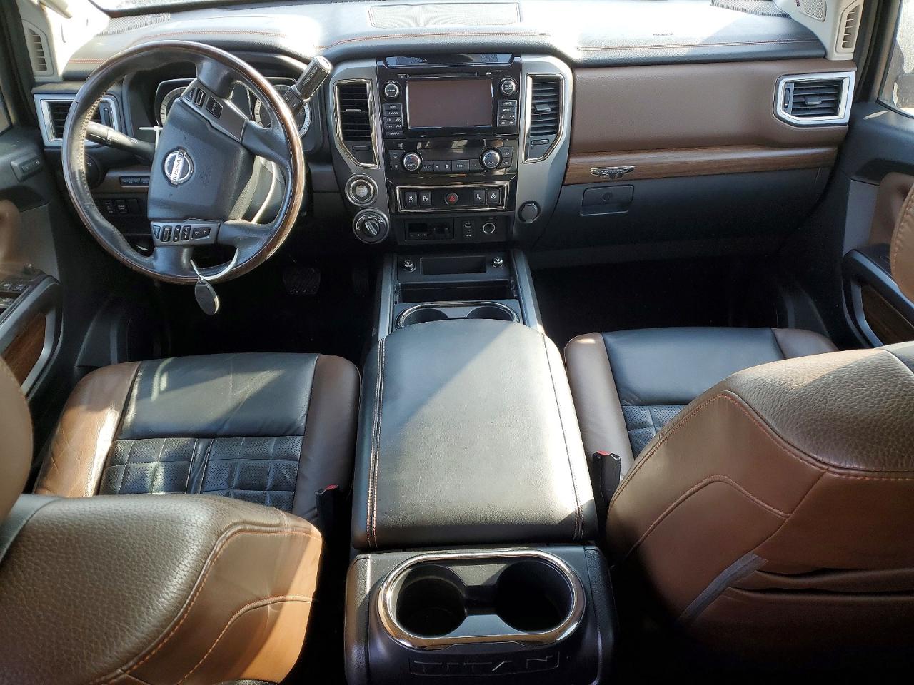 2016 Nissan TITAN VIN 1N6BA1F40GN510333 photo 8