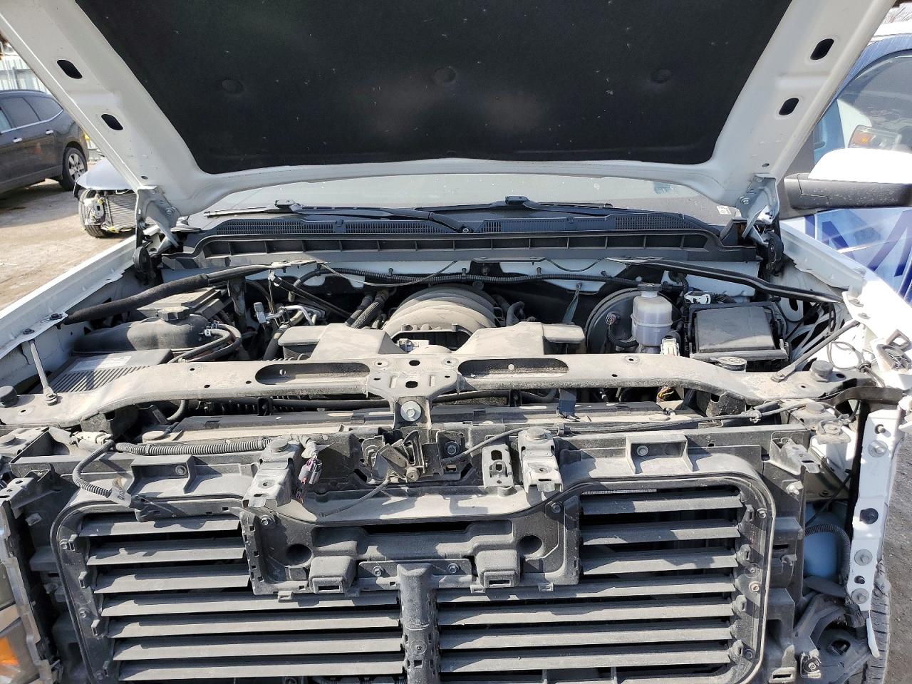 2018 Chevrolet All models VIN 3GCUKREC4JG550642 photo 11