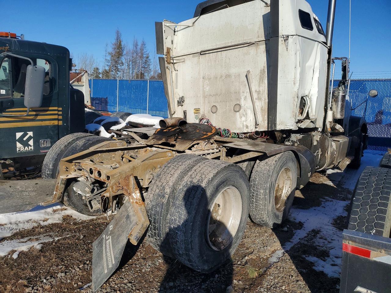 2015 International All models VIN 3HSDMAPR7FN527136 photo 3