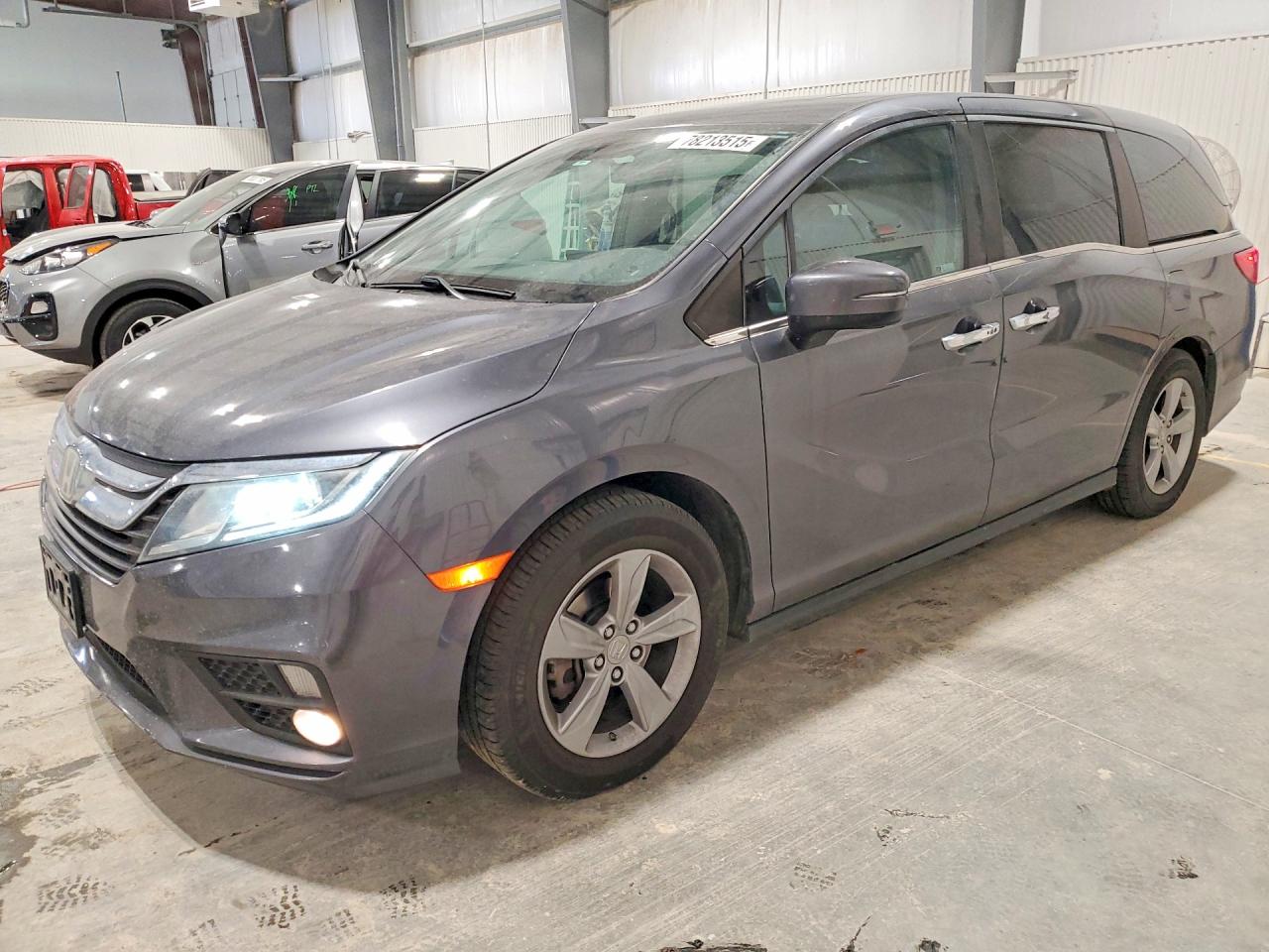2018 Honda Odyssey VIN 5FNRL6H78JB081996 photo 1