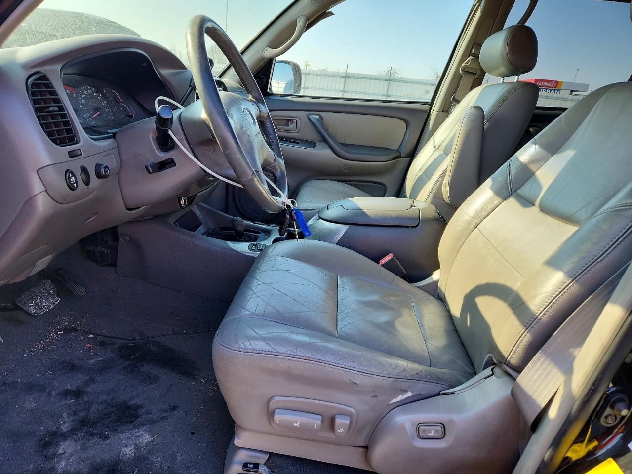 2002 Toyota Sequoia VIN 5TDBT48A92S131769 photo 7