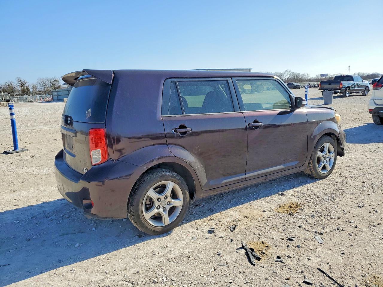 2011 TOYOTA Scion VIN JTLZE4FE8B1123209 photo 3