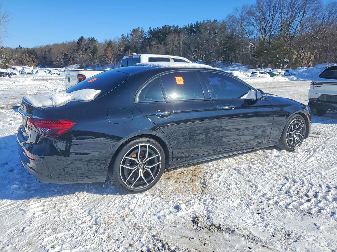 2022 Mercedes-Benz E-class VIN W1KZF8DB7NB072315 photo 3