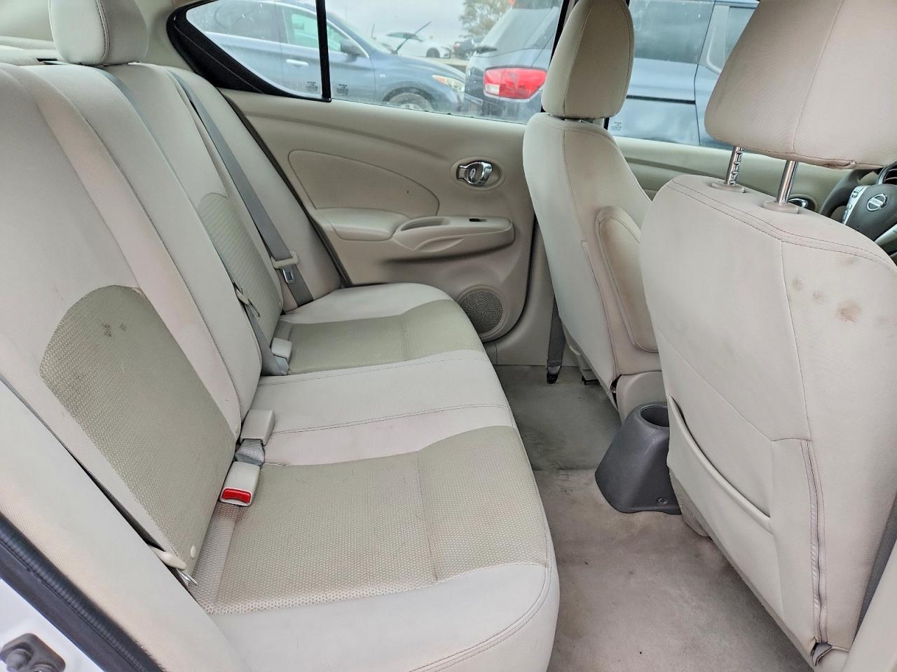 2016 NISS Versa VIN 3N1CN7AP1GL856863 photo 10