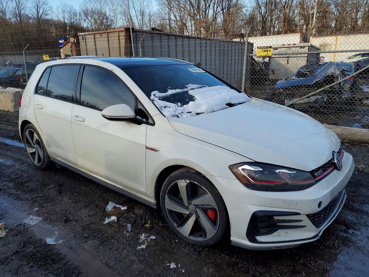 2018 VOLKSWAGEN Gti VIN 3VW447AU2JM250285 photo 4