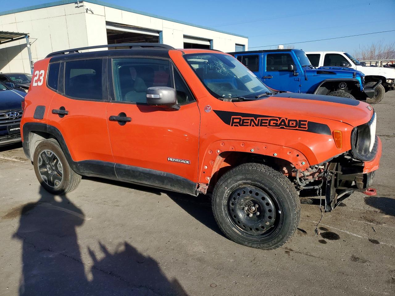 2017 Jeep Renegade VIN ZACCJBCB4HPE76647 photo 4