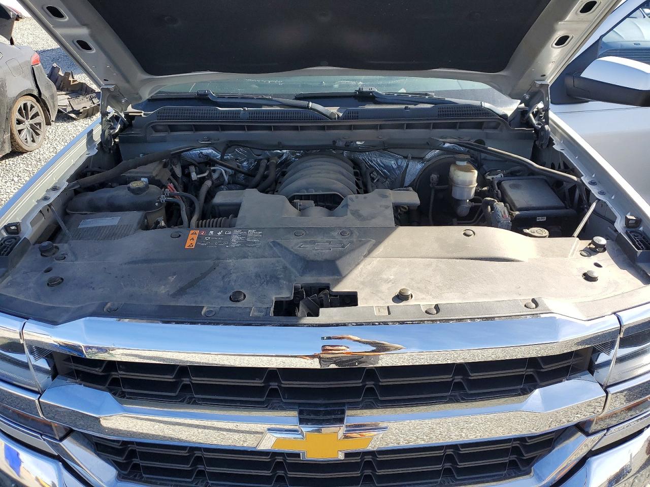 2018 Chevrolet All models VIN 1GCUKREC1JF223097 photo 11