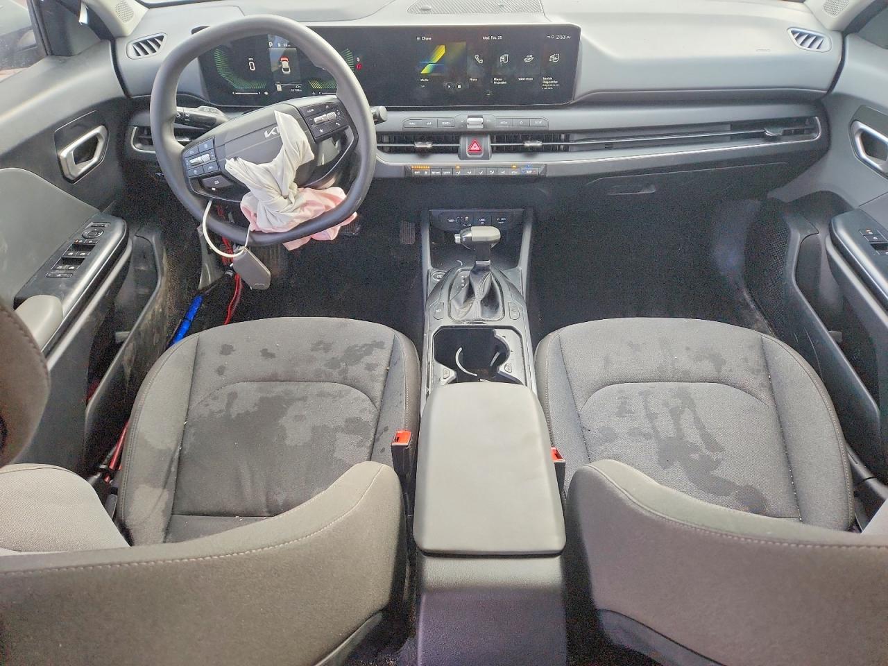 2025 Kia All other VIN 3KPFT4DE4SE042860 photo 8