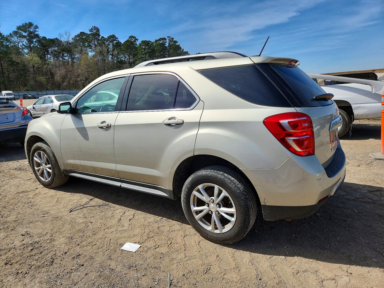 2016 Chevrolet Equinox VIN 2GNALCEKXG1171030 photo 2