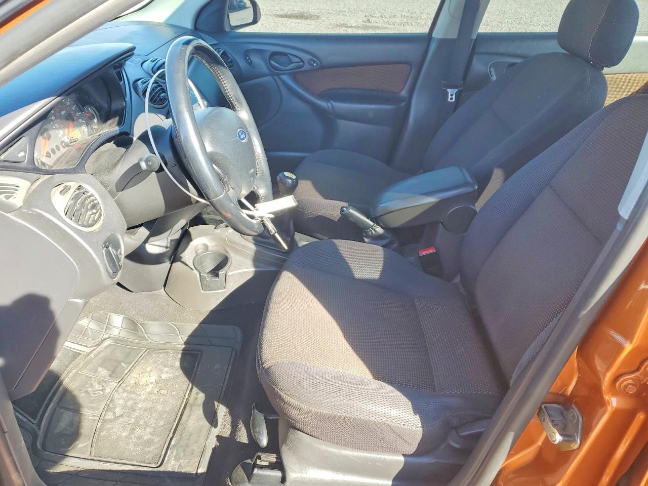 2002 Ford Focus VIN 1FAFP38302W302237 photo 7