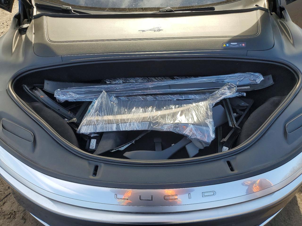 2024 Lucid Air VIN 50EA1GBA4RA001204 photo 11