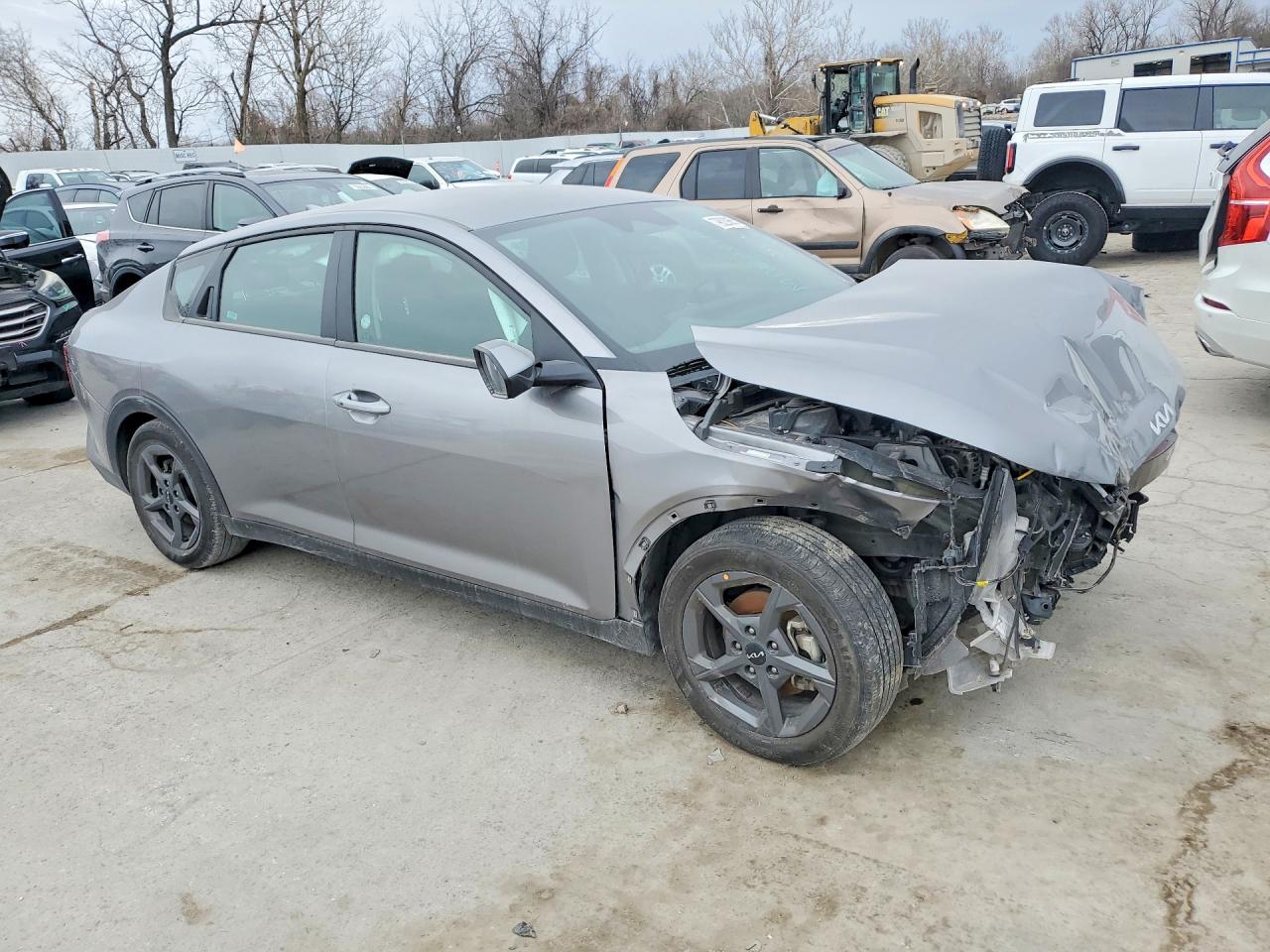 2025 Kia All other VIN 3KPFT4DE4SE039067 photo 4