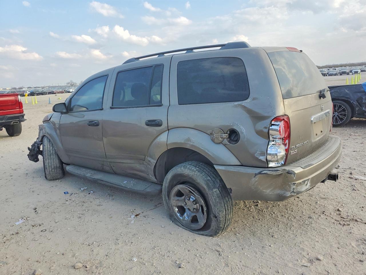 2005 Dodge Durango VIN 1D4HD48D55F517694 photo 2