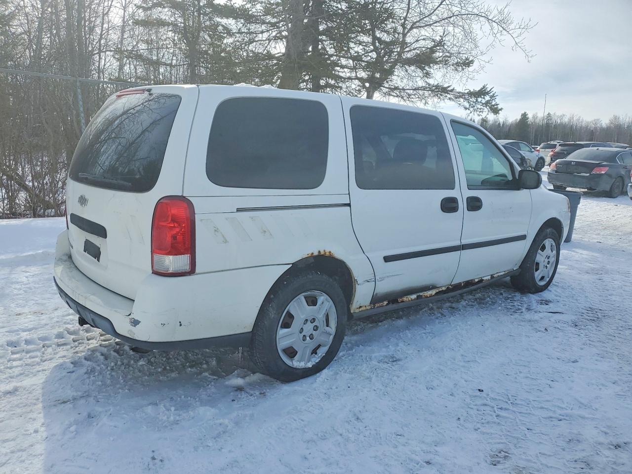 2008 Chevrolet Uplander VIN 1GNDV23158D150684 photo 3