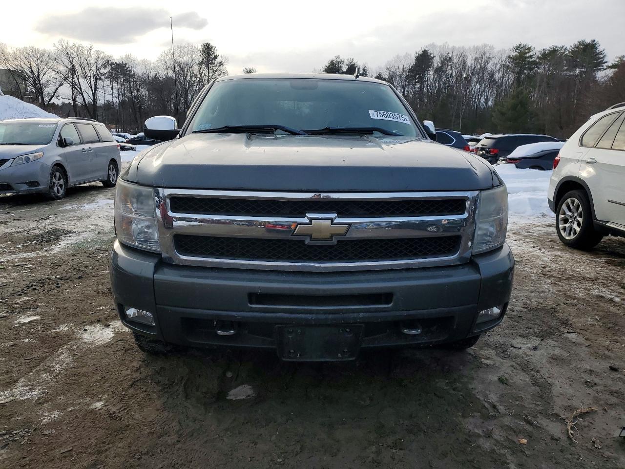 2011 Chevrolet All models VIN 1GCRKTE3XBZ142408 photo 5
