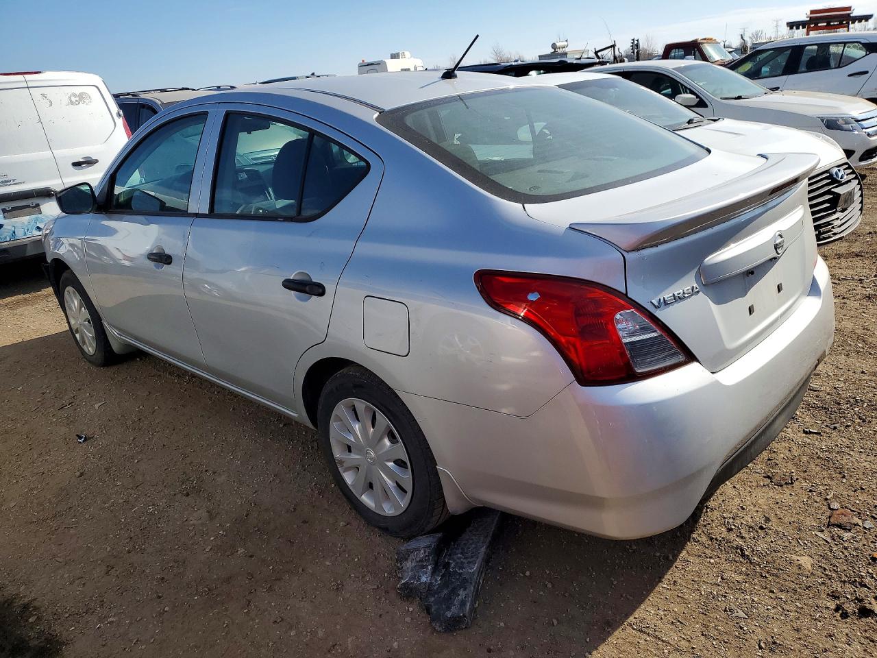 2018 NISS Versa s pl VIN 3N1CN7APXJL852771 photo 2