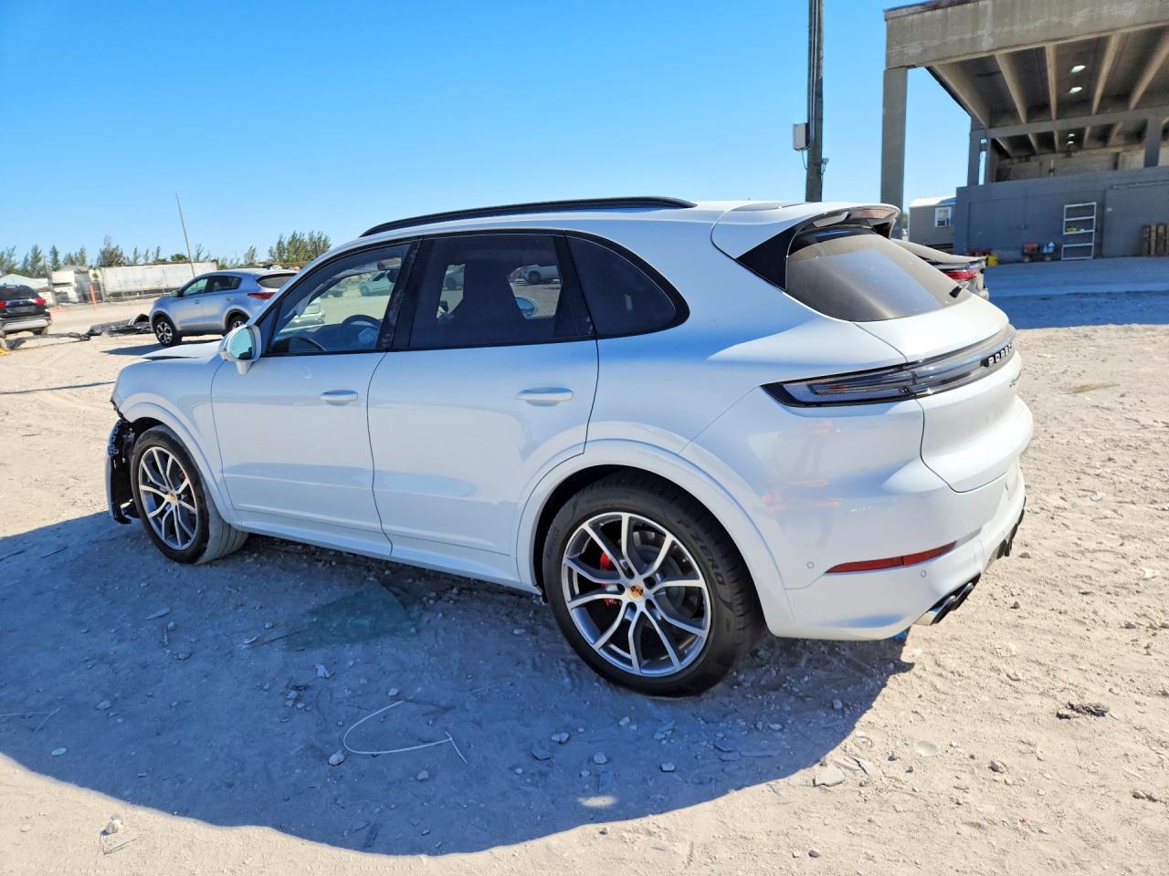 2025 Porsche Cayenne VIN WP1AL2AY8SDA19367 photo 2