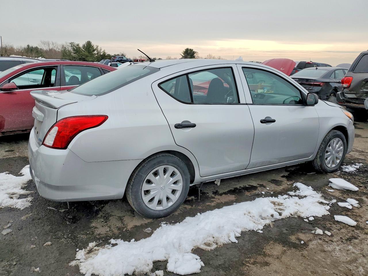 2015 NISS Versa VIN 3N1CN7AP3FL938981 photo 3