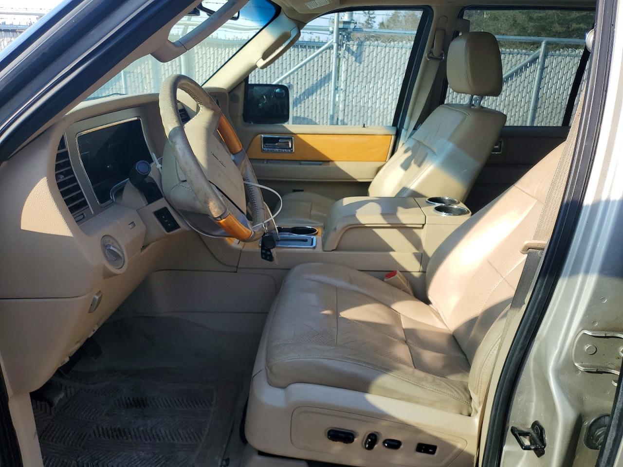 2007 Lincoln Navigator VIN 5LMFU28507LJ05486 photo 7