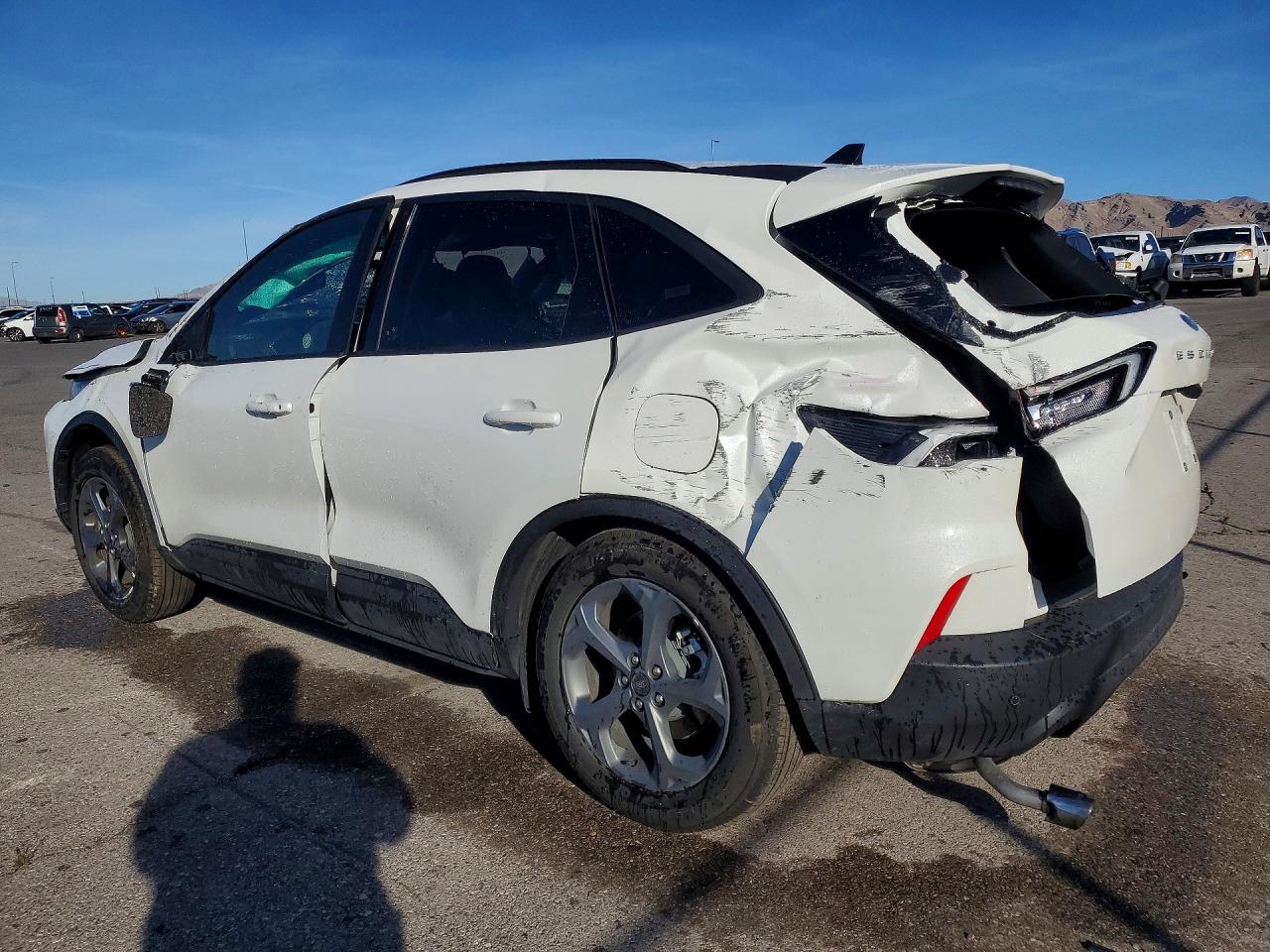 2026 Ford Escape VIN 1FMCU0MN4TUA32689 photo 2
