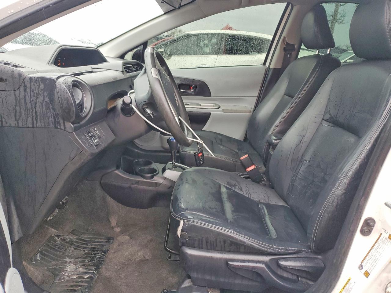 2012 Toyota Prius VIN JTDKDTB38C1026348 photo 7
