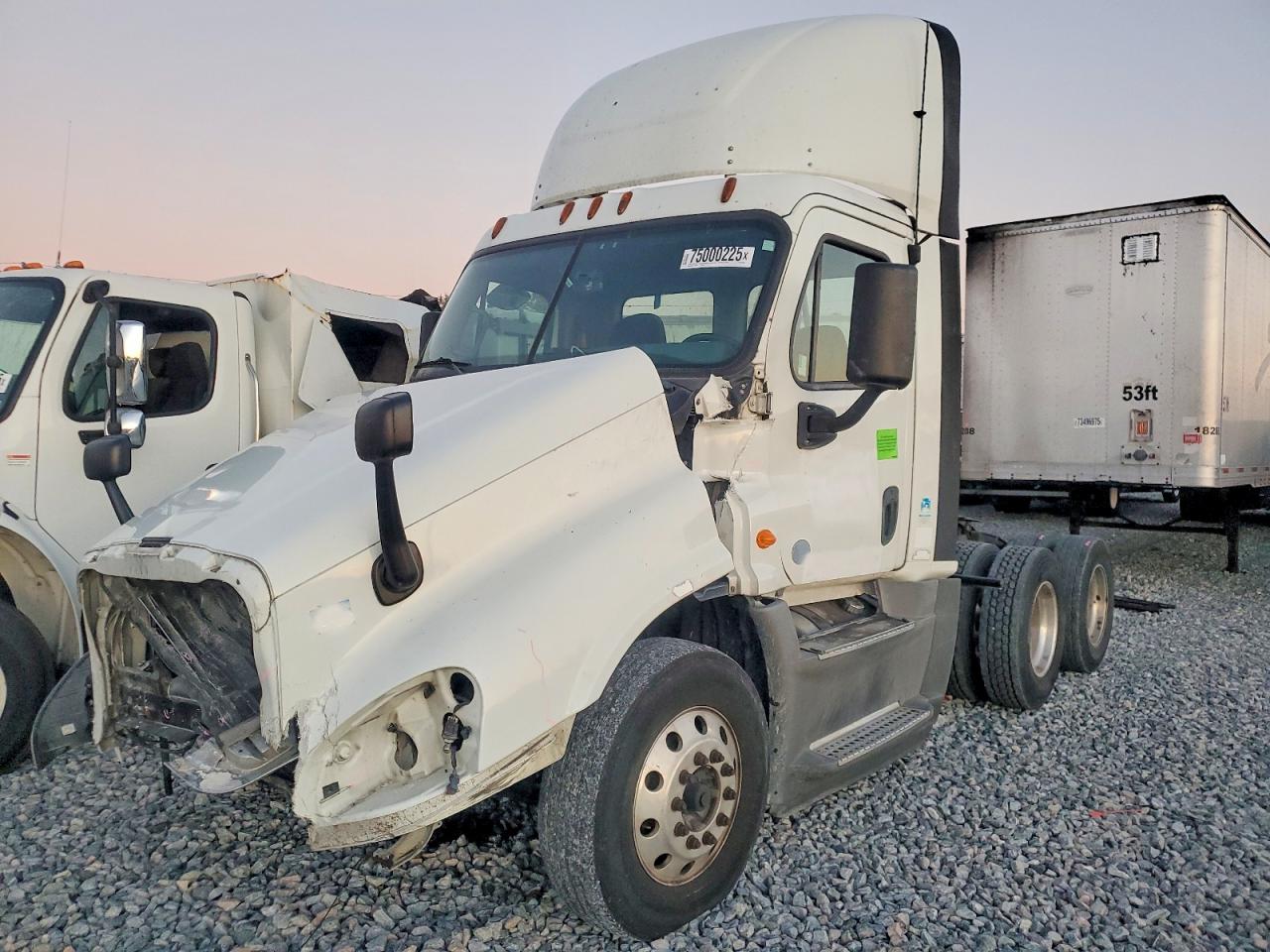 2015 FREIGHTLINER All other VIN 1FUGGED54FLGC1883 photo 2
