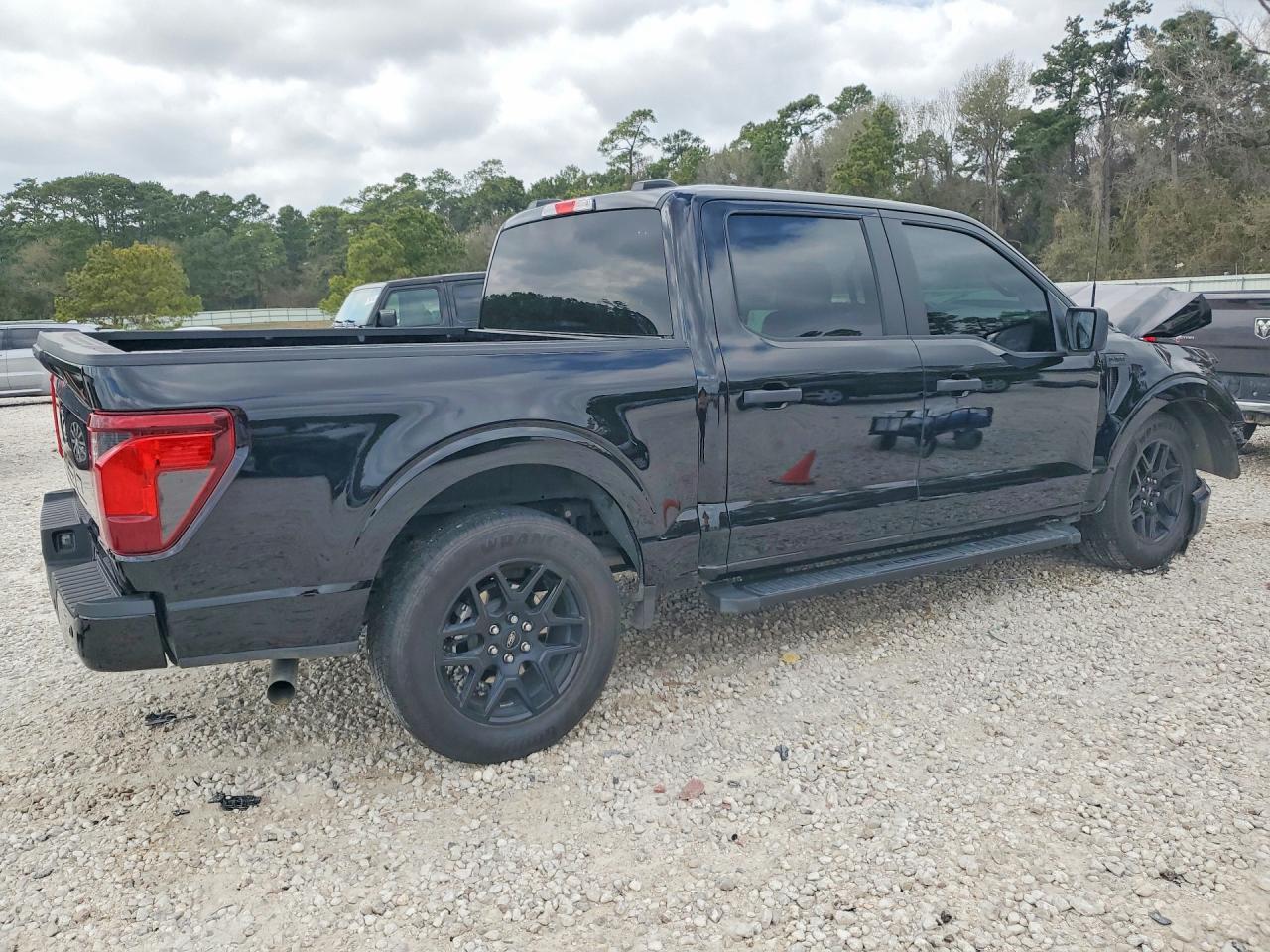 2024 Ford All models VIN 1FTEW2KP9RKE59135 photo 3