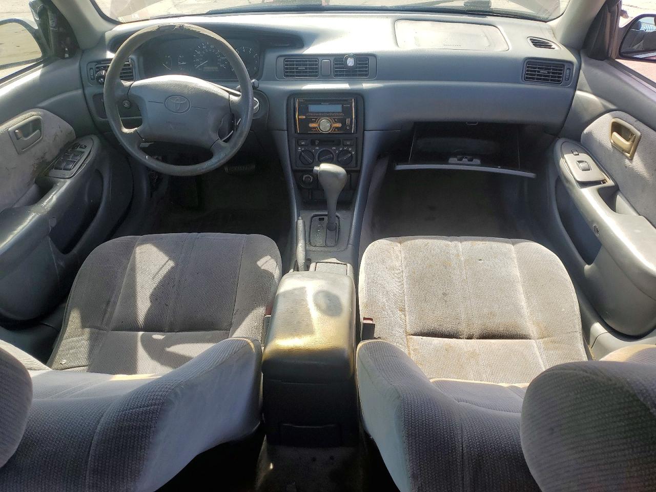 1998 Toyota Camry VIN 4T1BG22K0WU373258 photo 8