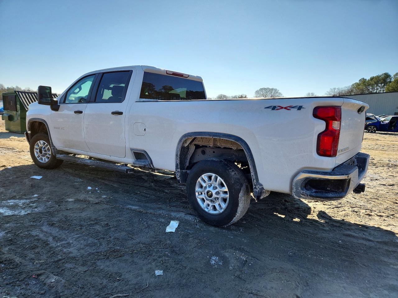 2022 Chevrolet All models VIN 1GC4YLE78NF363538 photo 2