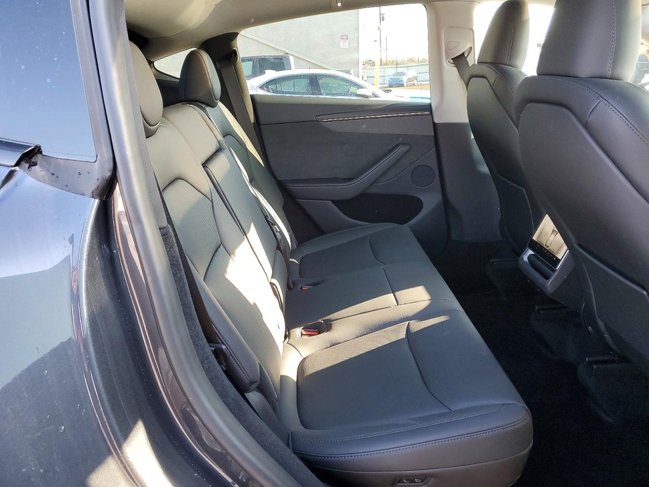 2026 Tesla Model y VIN 7SAYGDEE9TA410232 photo 10