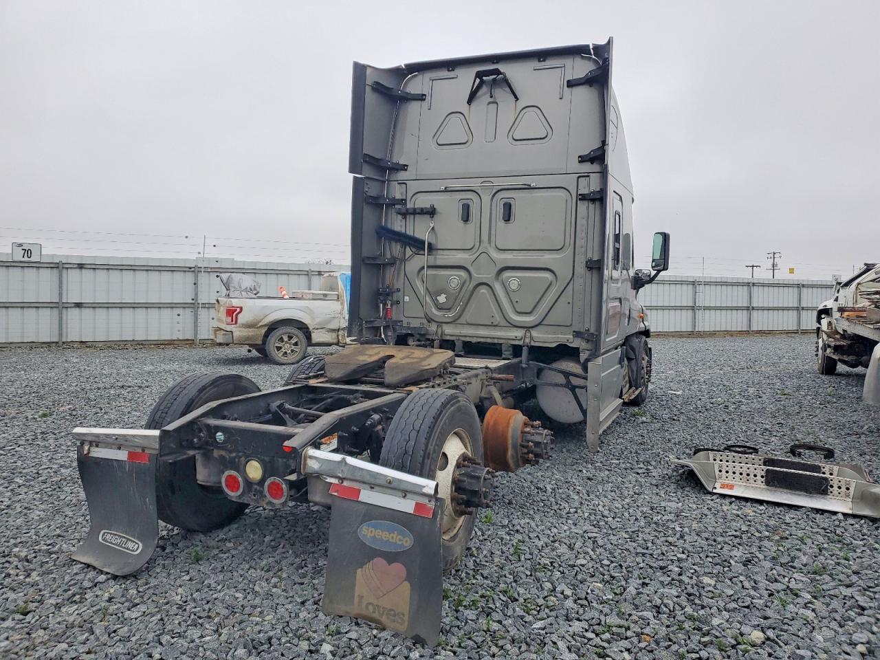 2018 FREIGHTLINER All other VIN 3AKJGLDR9JSHU4903 photo 4