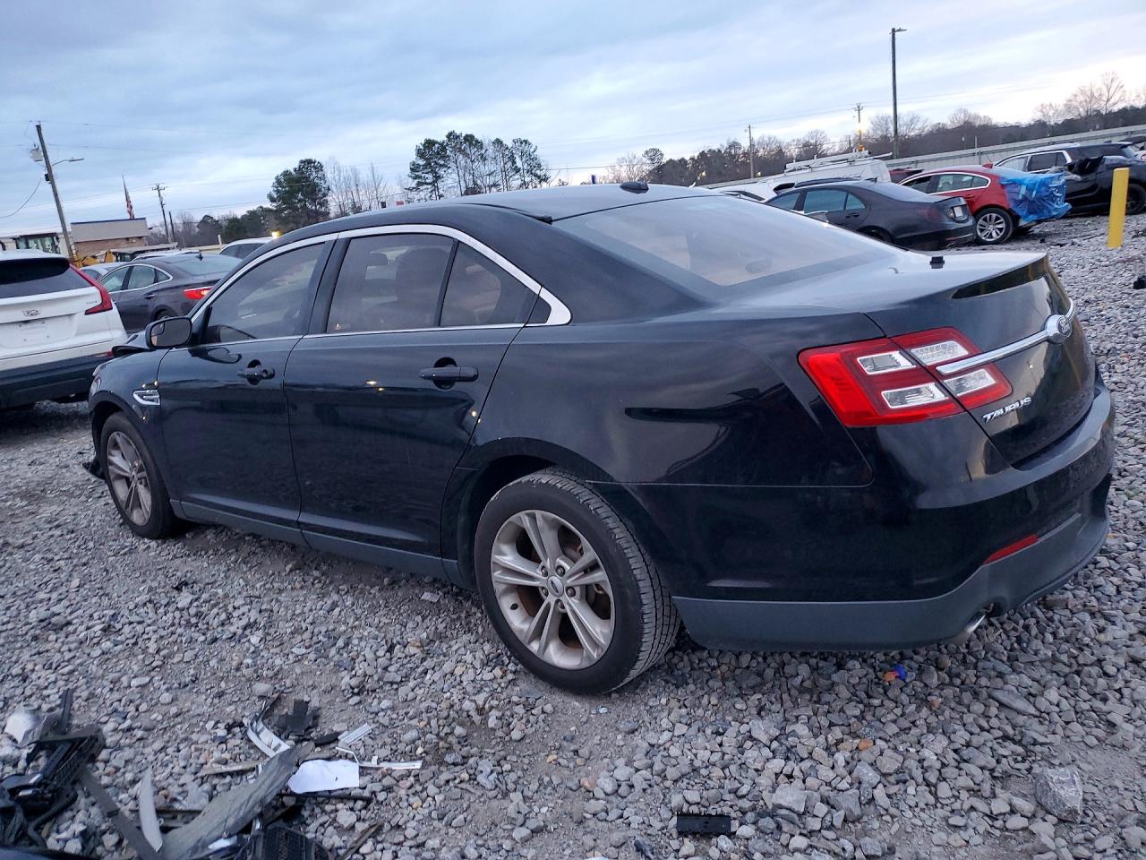 2017 Ford Taurus VIN 1FAHP2D80HG108671 photo 2
