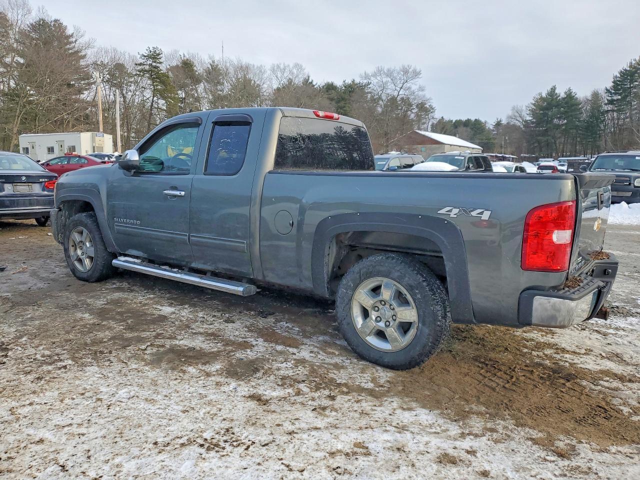 2011 Chevrolet All models VIN 1GCRKTE3XBZ142408 photo 2