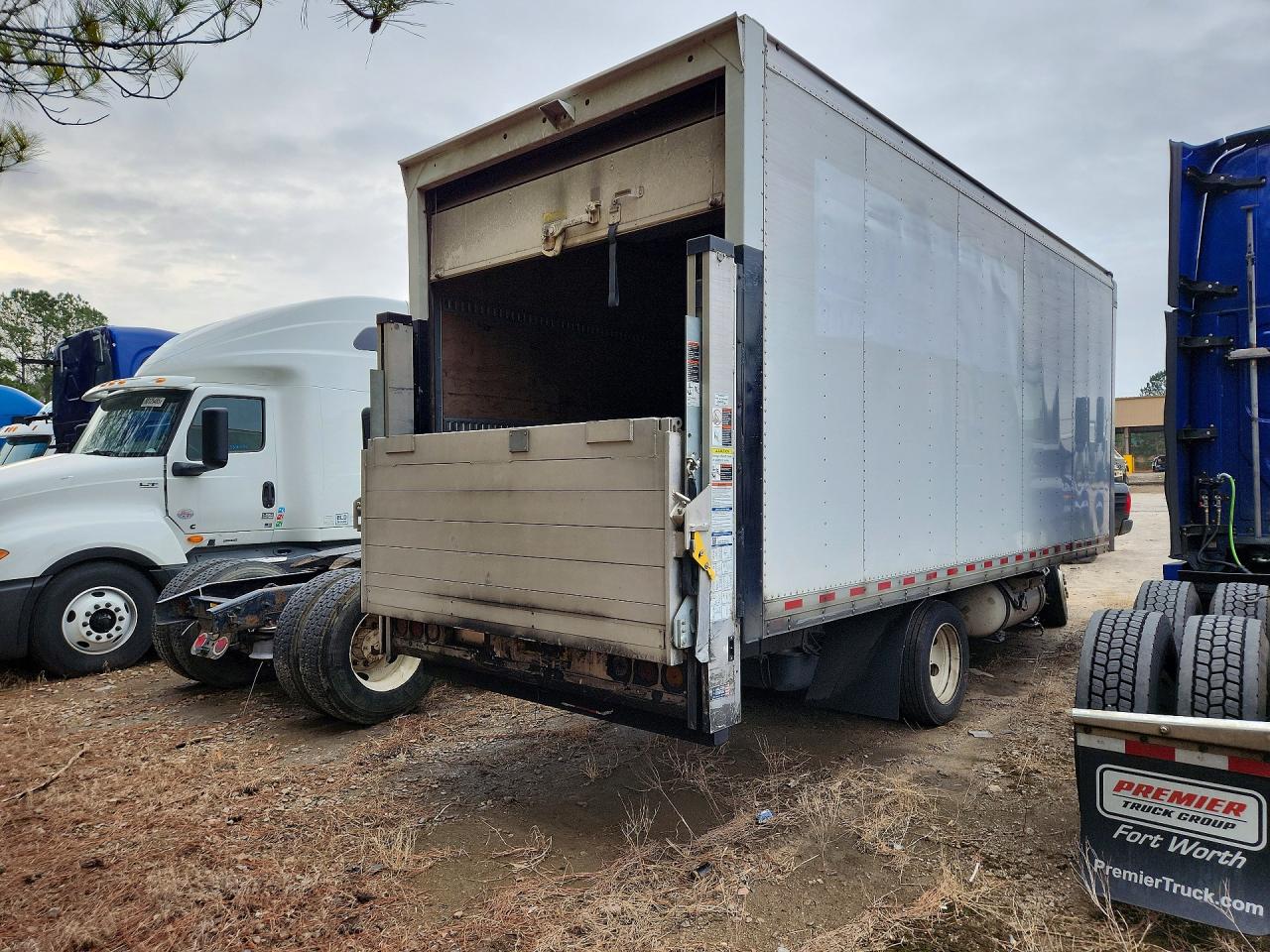 2021 Isuzu All models VIN 54DC4W1D8MS206260 photo 3