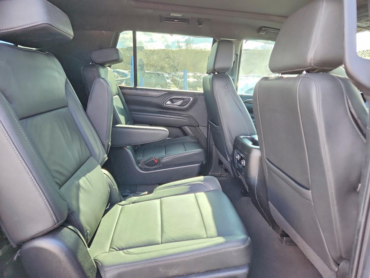 2022 Chevrolet Tahoe VIN 1GNSKPKD5NR167377 photo 11