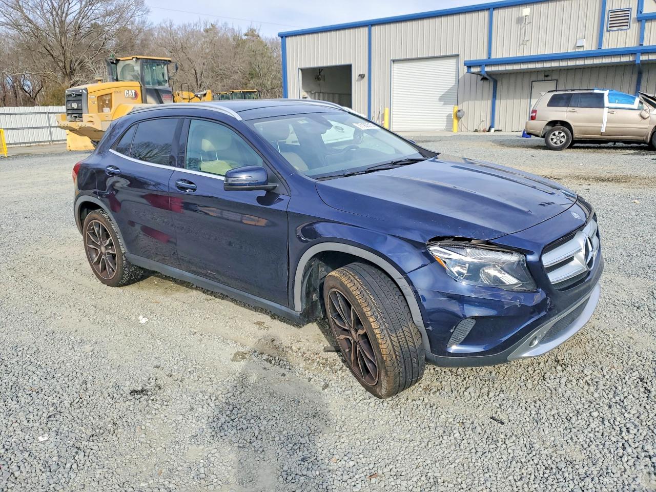 2017 Mercedes-Benz Gla-class VIN WDCTG4EB0HJ350402 photo 4