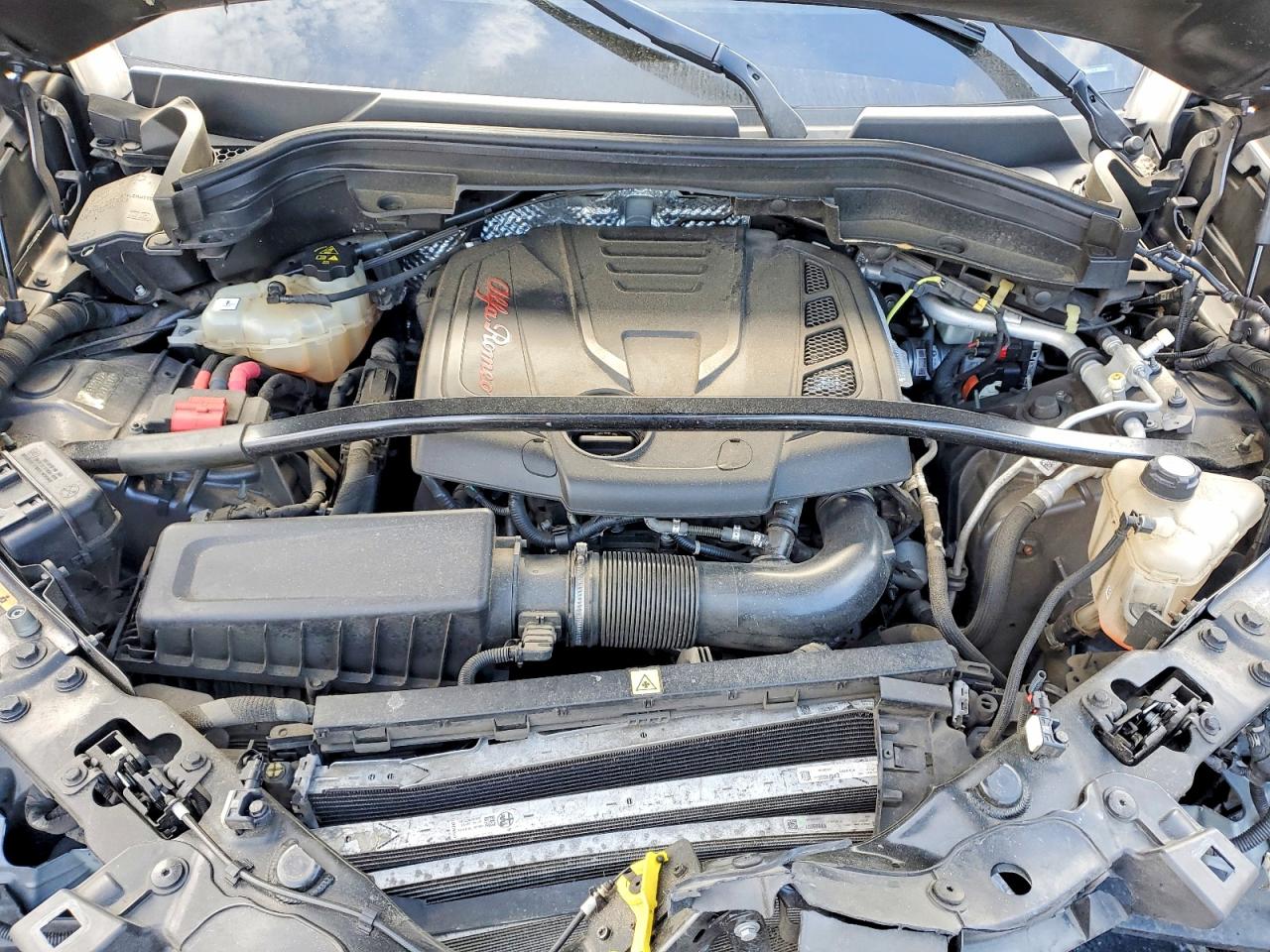 2019 Alfa Stelvio VIN ZASPAKBN7K7C50689 photo 12