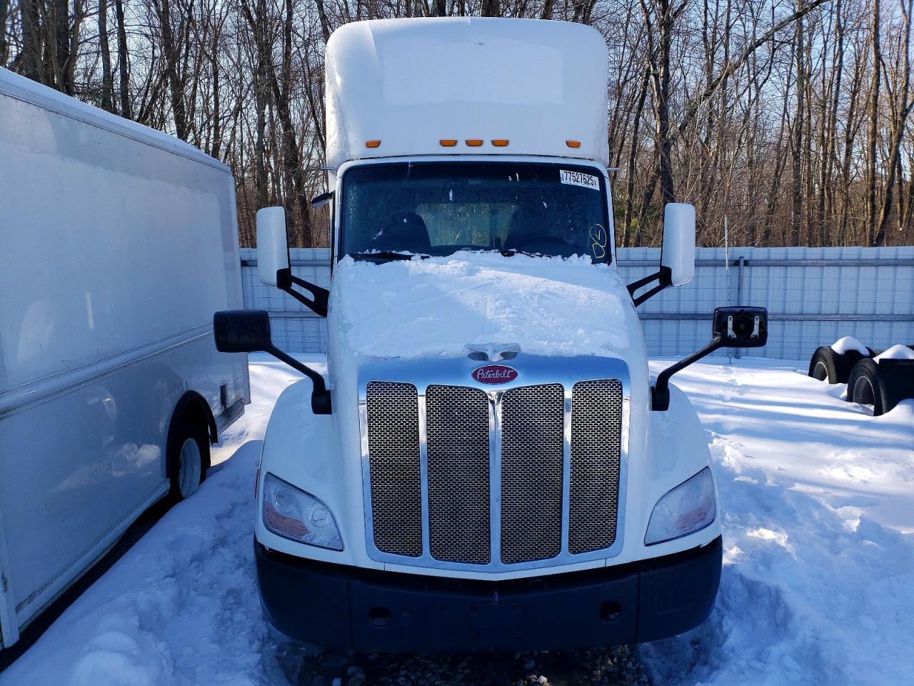 2017 PETERBILT All models VIN 1XPBA48X7HD428813 photo 9