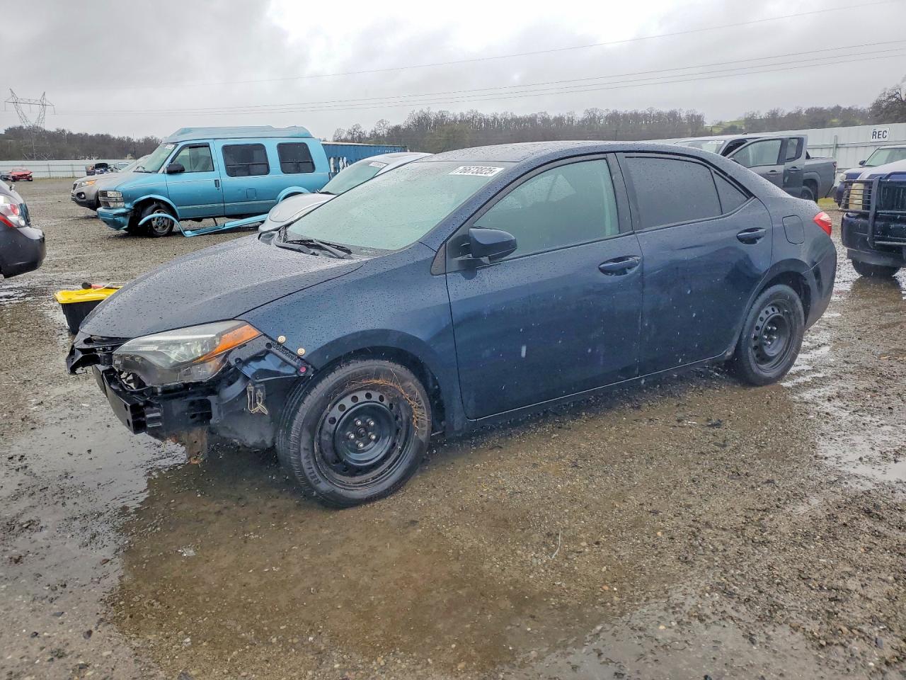 2019 Toyota Corolla VIN 2T1BURHE2KC211601 photo 1