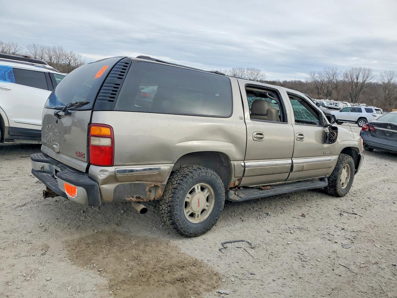 2001 GMC Yukon VIN 3GKFK16T41G112040 photo 3