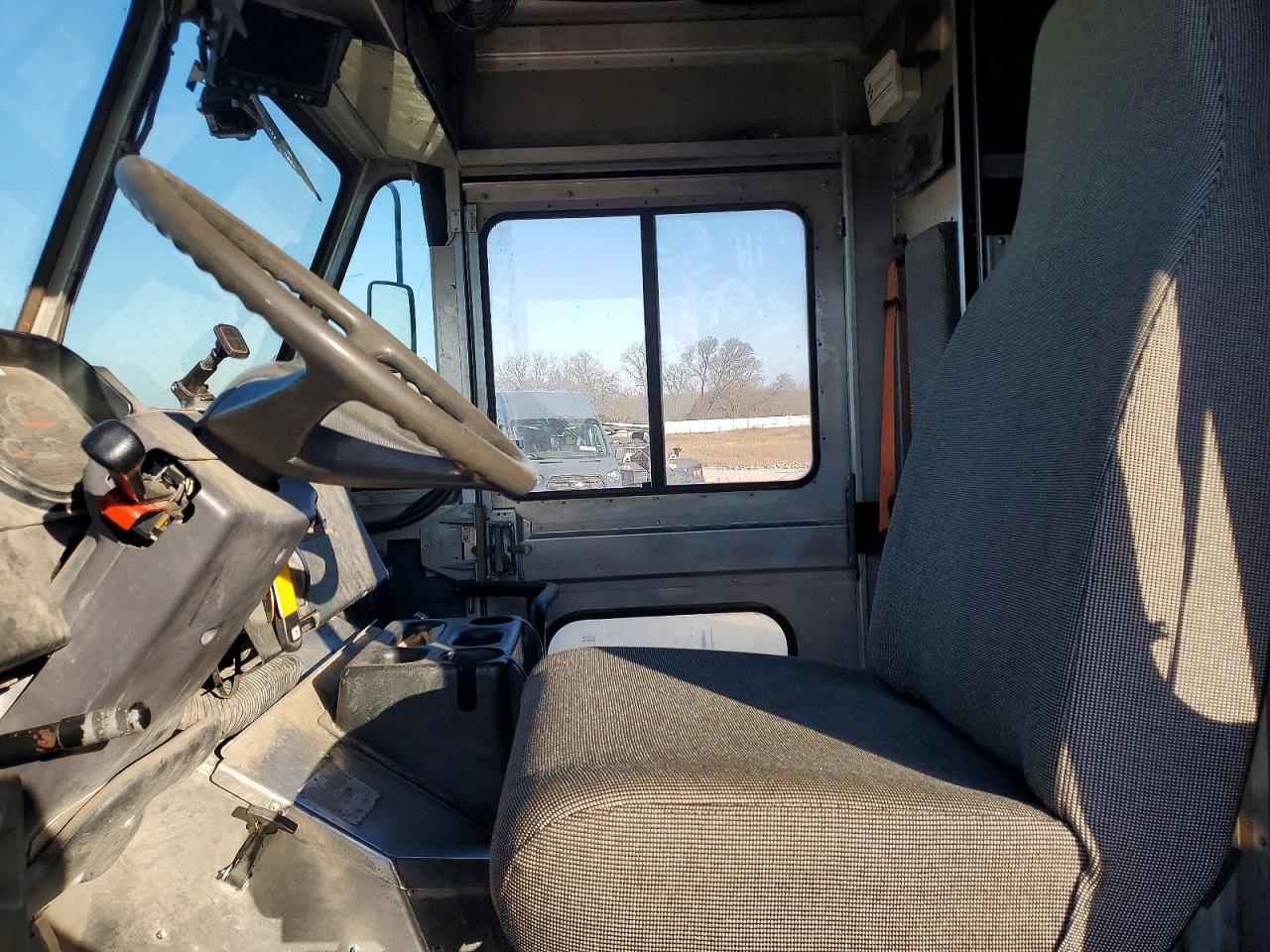 2021 FREIGHTLINER Chassis VIN 4UZAC2GA9MCMM9358 photo 7