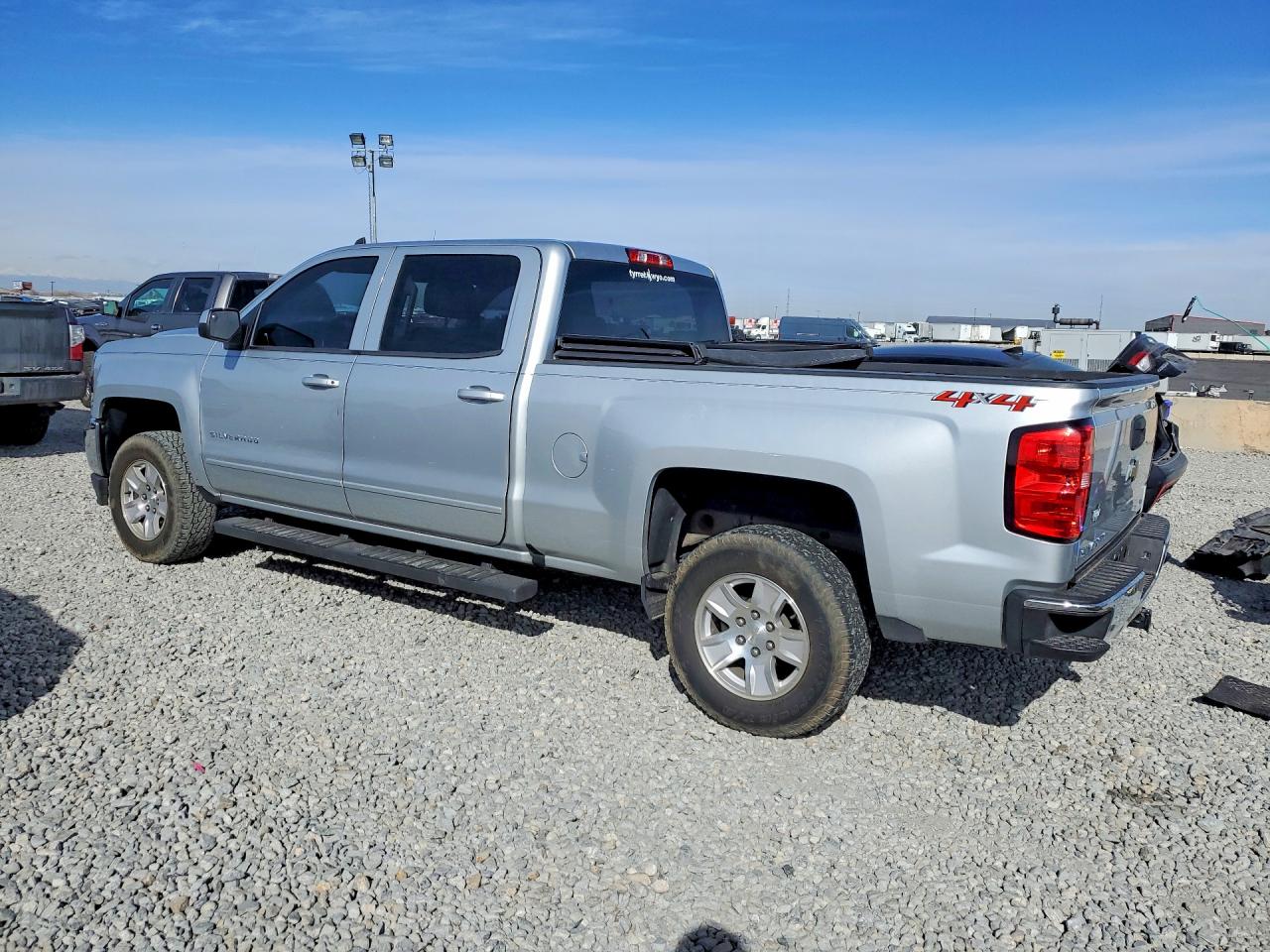 2018 Chevrolet All models VIN 1GCUKREC1JF223097 photo 2