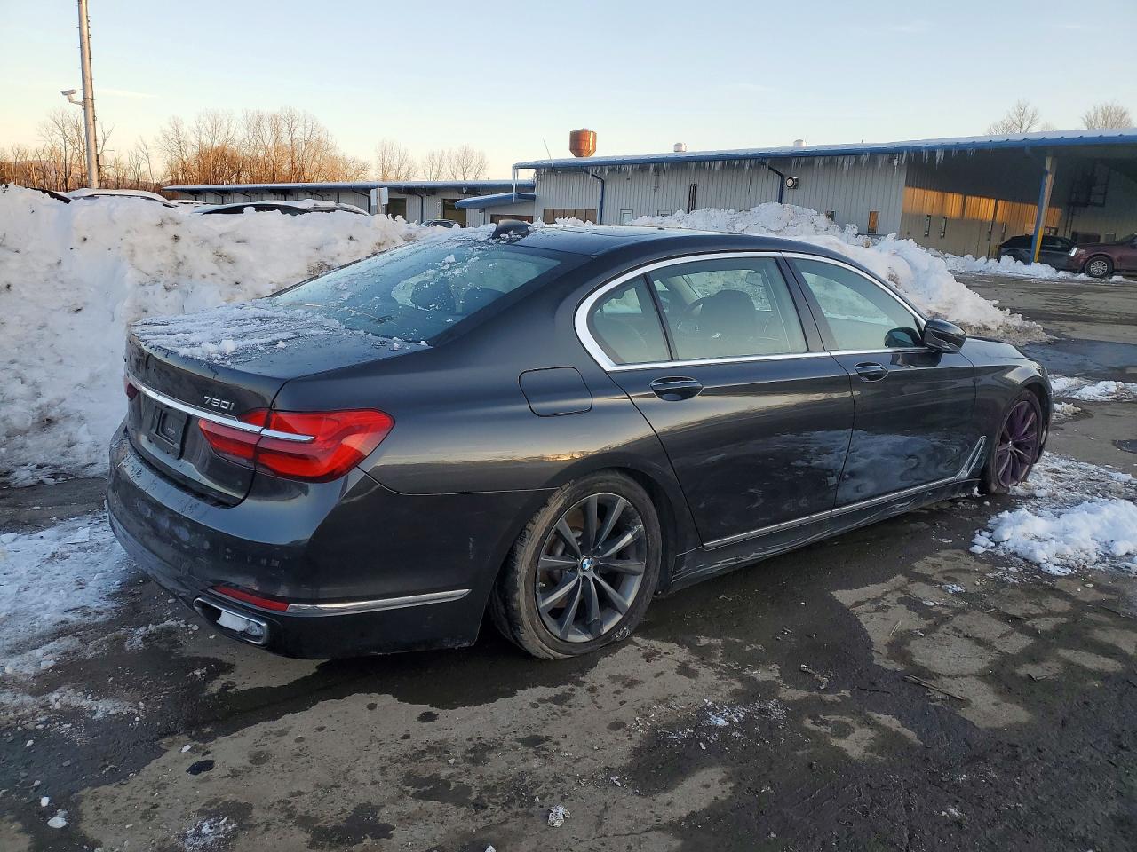 2018 BMW 7 series VIN WBA7F2C56JG424465 photo 3