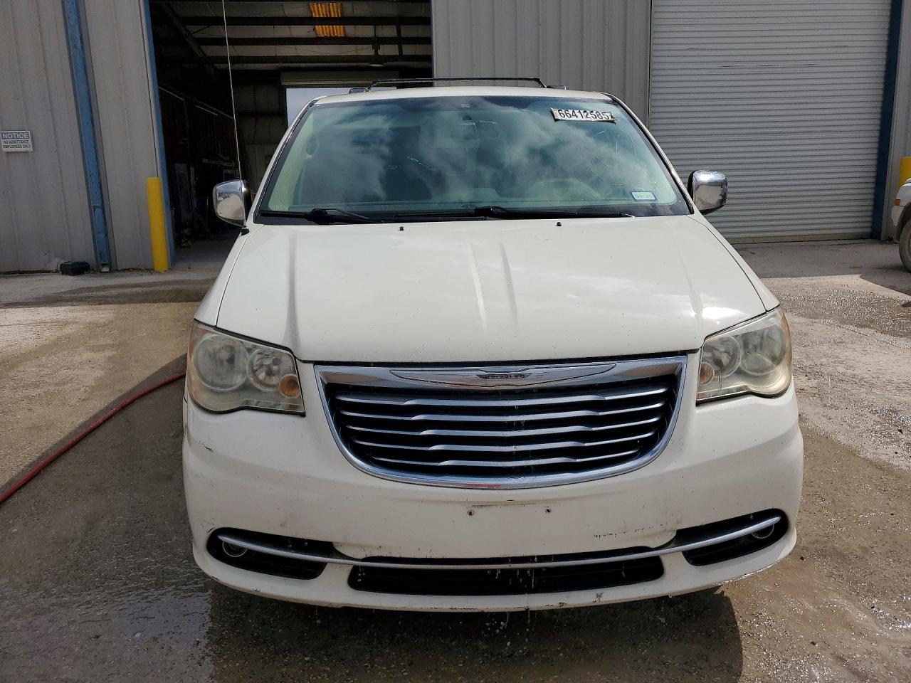 2012 Chrysler Minivan VIN 2C4RC1CG5CR327551 photo 5