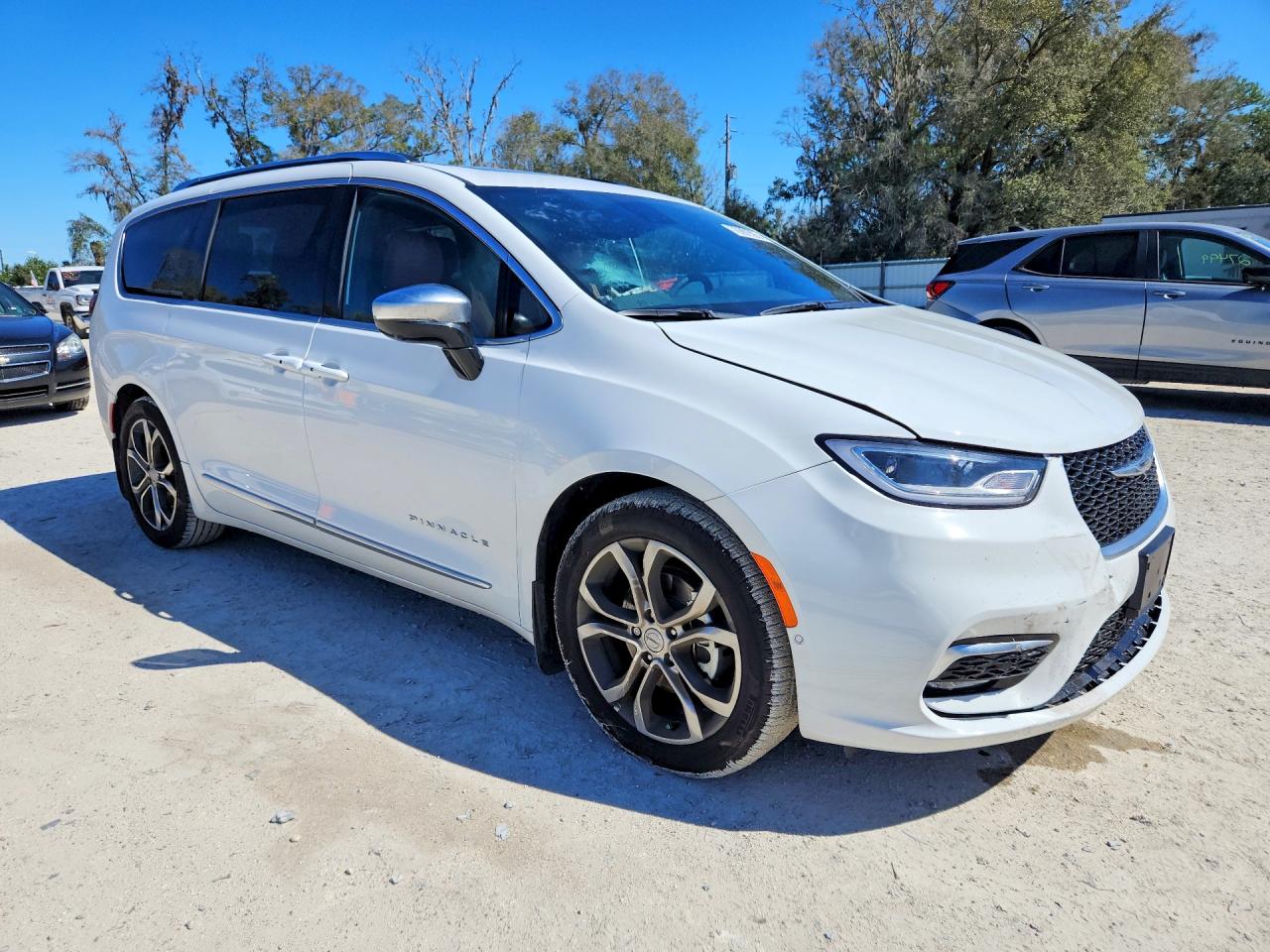 2026 CHRYSLER Pacifica VIN 2C4RC1PG2TR170877 photo 4