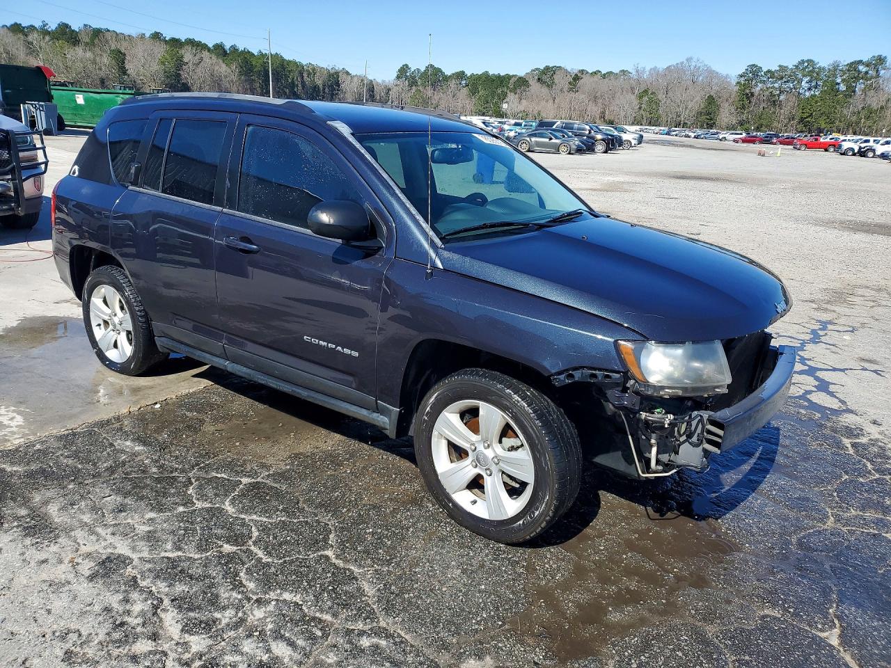 2016 Jeep Compass VIN 1C4NJCBA8GD560328 photo 4