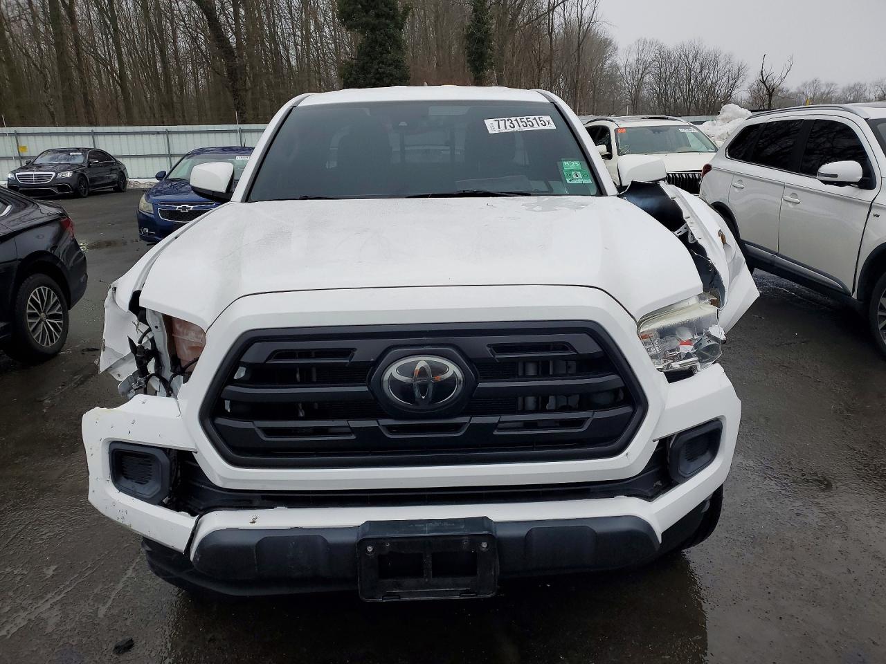 2018 Toyota Tacoma VIN 5TFSX5EN8JX060560 photo 5
